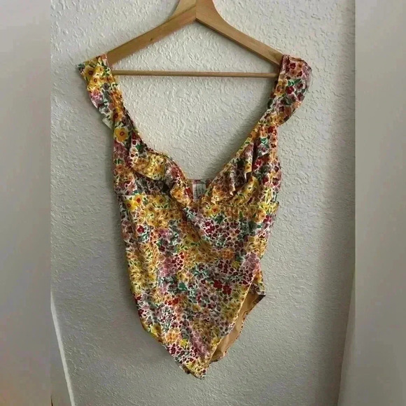 J.Crew Factory Floral Ruffle-Shoulder V-Neck One Piece Swimsuit. - Picture 3 of 8